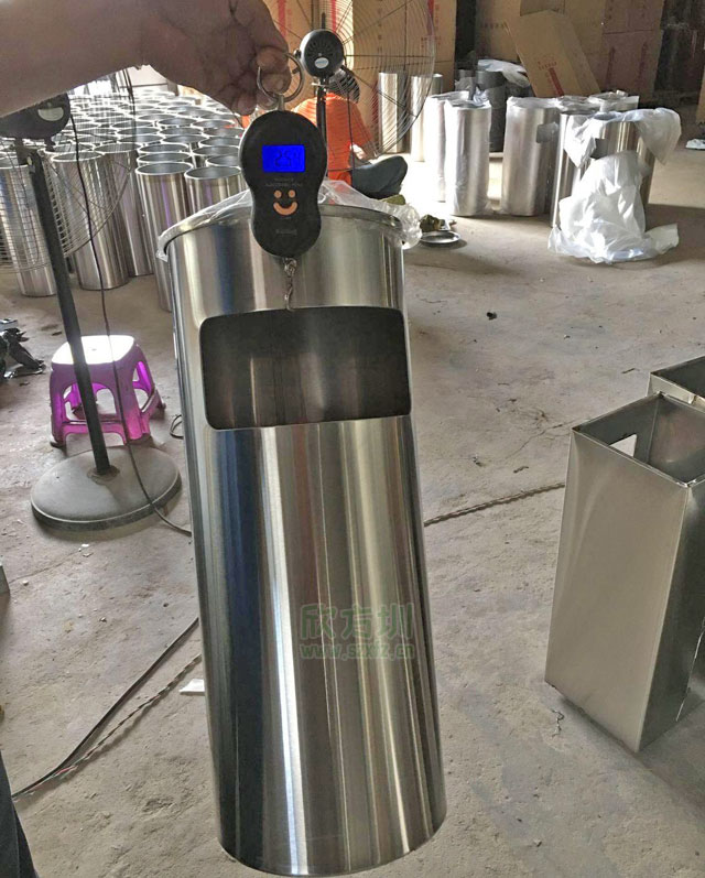 上海不銹鋼座地煙灰桶足厚真材實料,確保質量統一